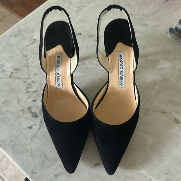 Manolo Blahnik black suede size 36 in excellent used condition.